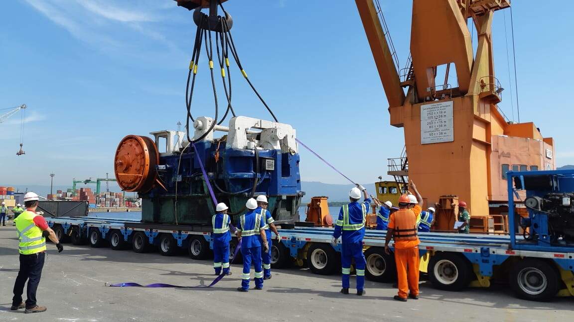 The cargo was offloaded directly from the ship to a Modular truck The cargo was offloaded directly from the ship to a Modular truck