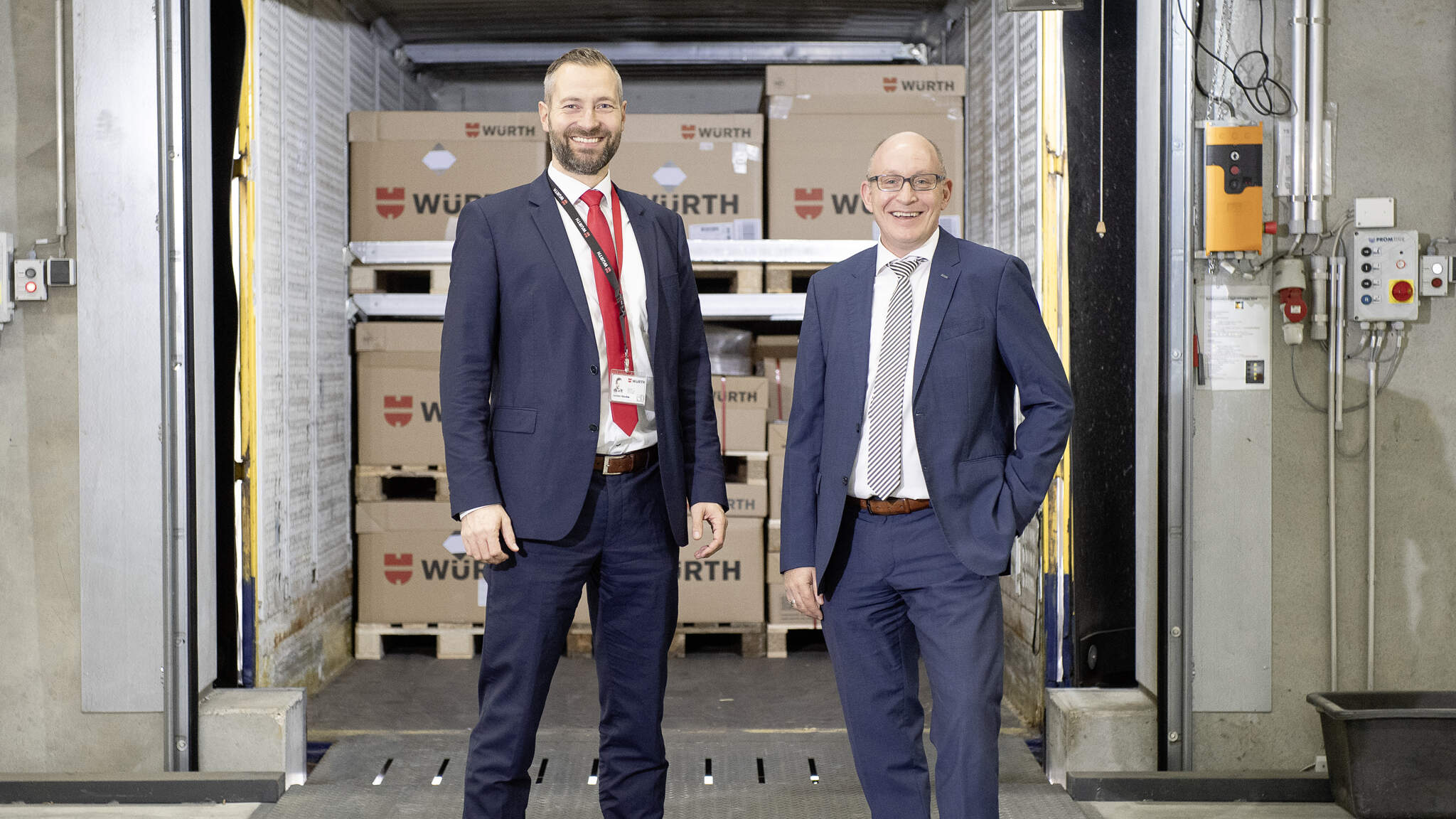 From left to right: Jochen Höschle, in charge of the supply chain for Adolf Würht GmbH & Co. KG, and Marc-Oliver Bohlender, DACHSER brand manager in Öhringen