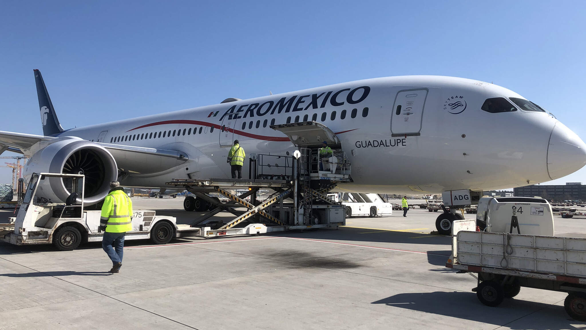 Dachser transported 3.25 million face masks from Mexico to Germany. Dachser transported 3.25 million face masks from Mexico to Germany.